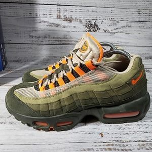 Nike Air Max 95 Neutral Olive Total Orange 2018 SZ  9 (RARE)! NIKE AT2865-200